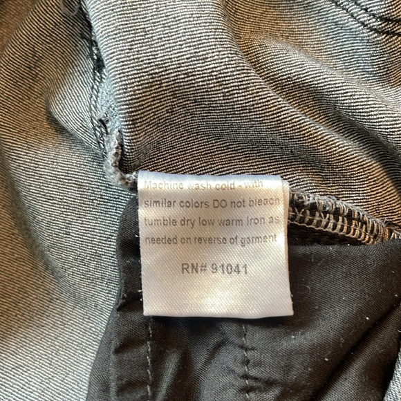 A.Z.I. New York - shark bite raw hem gray/black washed distressed - 10 - Picture 5 of 5